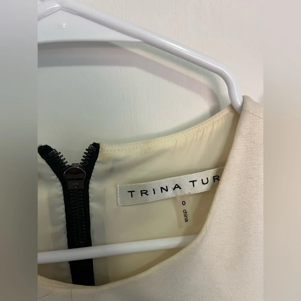 Trina Turk Irvine Bodycon Shift Dress Black &Cream Colorblock Zip Racerback Sz 0